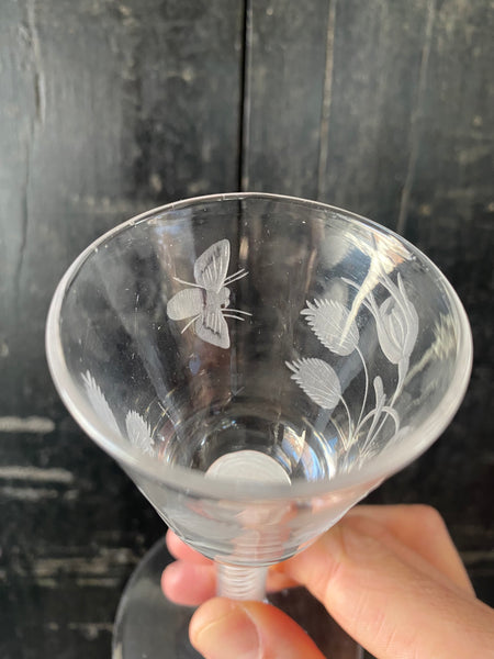 Rare Antique 18th Century Jacobite Wine Glass Featuring Scottish White Rose, A Single Bud, Thistle Leaves & A Bee