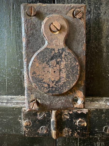 Salvaged Antique Warden’s Peephole From Hereford Gaol (1796-1870) With Handwritten Label