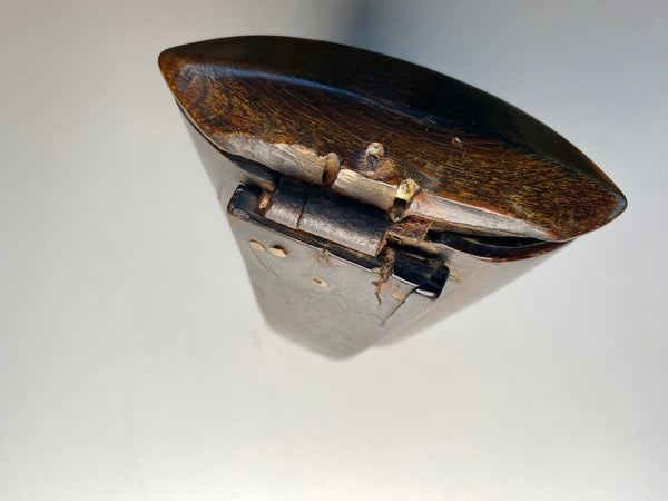 An Intriguing Late 18th-19th Century Horn Snuff Mull Depicting A Folk Art Engraved Image Of Oliver Cromwell - Source Vintage