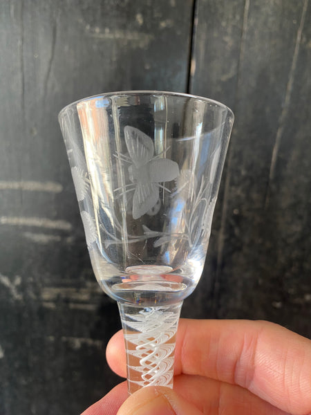 Rare Antique 18th Century Jacobite Wine Glass Featuring Scottish White Rose, A Single Bud, Thistle Leaves & A Bee