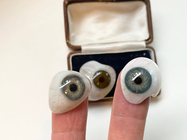 2 x Early 20th Century Child’s Glass Eyes