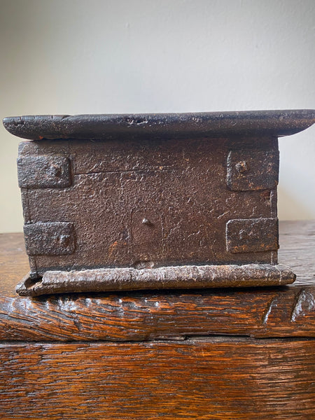 Rare, Fascinating & Rather Eerie 18th Century Witch’s Box Or Conjure Chest