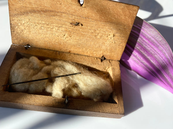 A Rare Antique 18th Century Macabre Needle In A Box Removed From A Soldier’s Belly In 1745 - Source Vintage