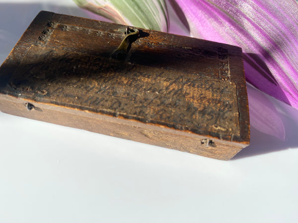 A Rare Antique 18th Century Macabre Needle In A Box Removed From A Soldier’s Belly In 1745 - Source Vintage