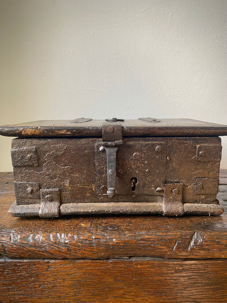 Rare, Fascinating & Rather Eerie 18th Century Witch’s Box Or Conjure Chest