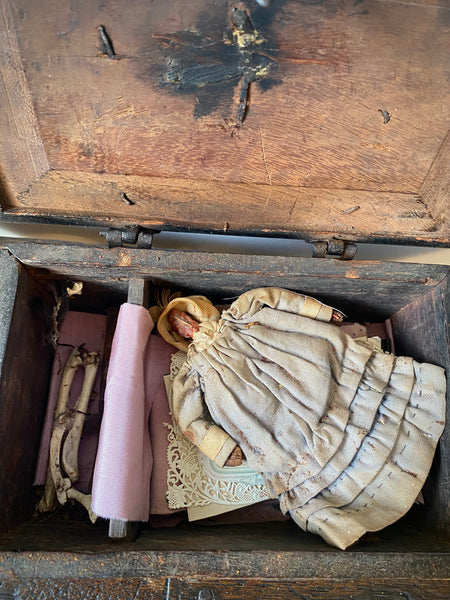 Rare, Fascinating & Rather Eerie 18th Century Witch’s Box Or Conjure Chest