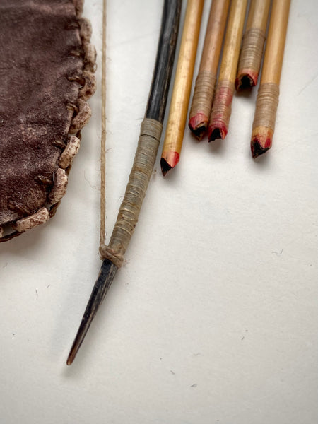 Unusual Antique Early 20th Century Miniature Handmade Bow & Arrow Set In Quiver