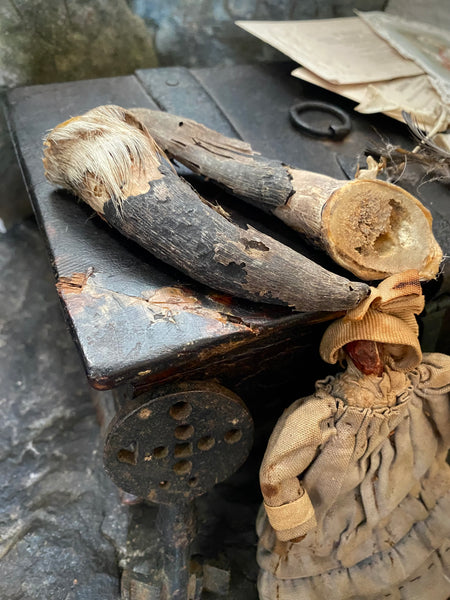 Rare, Fascinating & Rather Eerie 18th Century Witch’s Box Or Conjure Chest