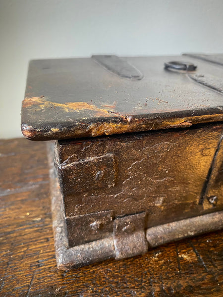 Rare, Fascinating & Rather Eerie 18th Century Witch’s Box Or Conjure Chest