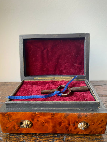 Antique Late Georgian - Early Victorian Walnut Veneer Musical Box Plays English National Anthem, Rule Britannia & 1 Other