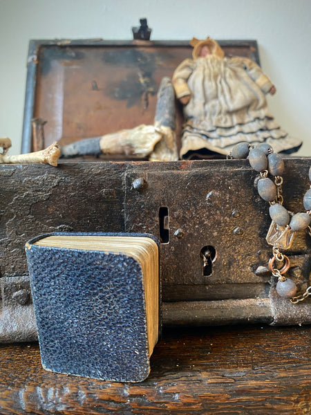 Rare, Fascinating & Rather Eerie 18th Century Witch’s Box Or Conjure Chest