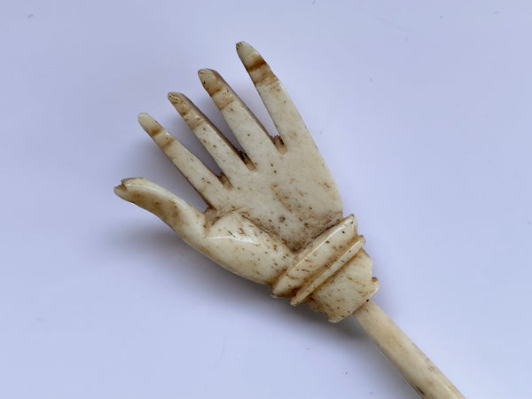 *RESERVED FOR MEGAN* Rare 18th Century Gent’s Bone Wig Scratcher