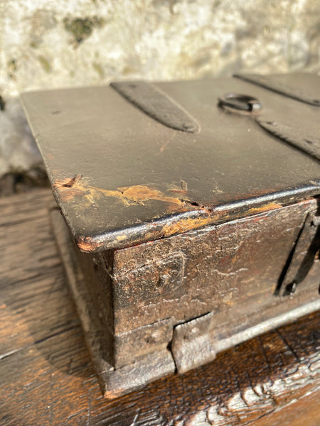 Rare, Fascinating & Rather Eerie 18th Century Witch’s Box Or Conjure Chest