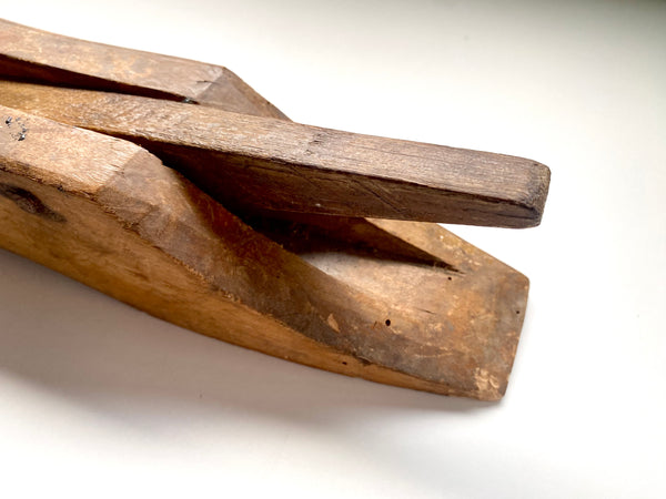 Rare 19th Century Treen Trap For The Ancient Pub Game ‘Bat & Trap’ Initialled ‘W.H.’