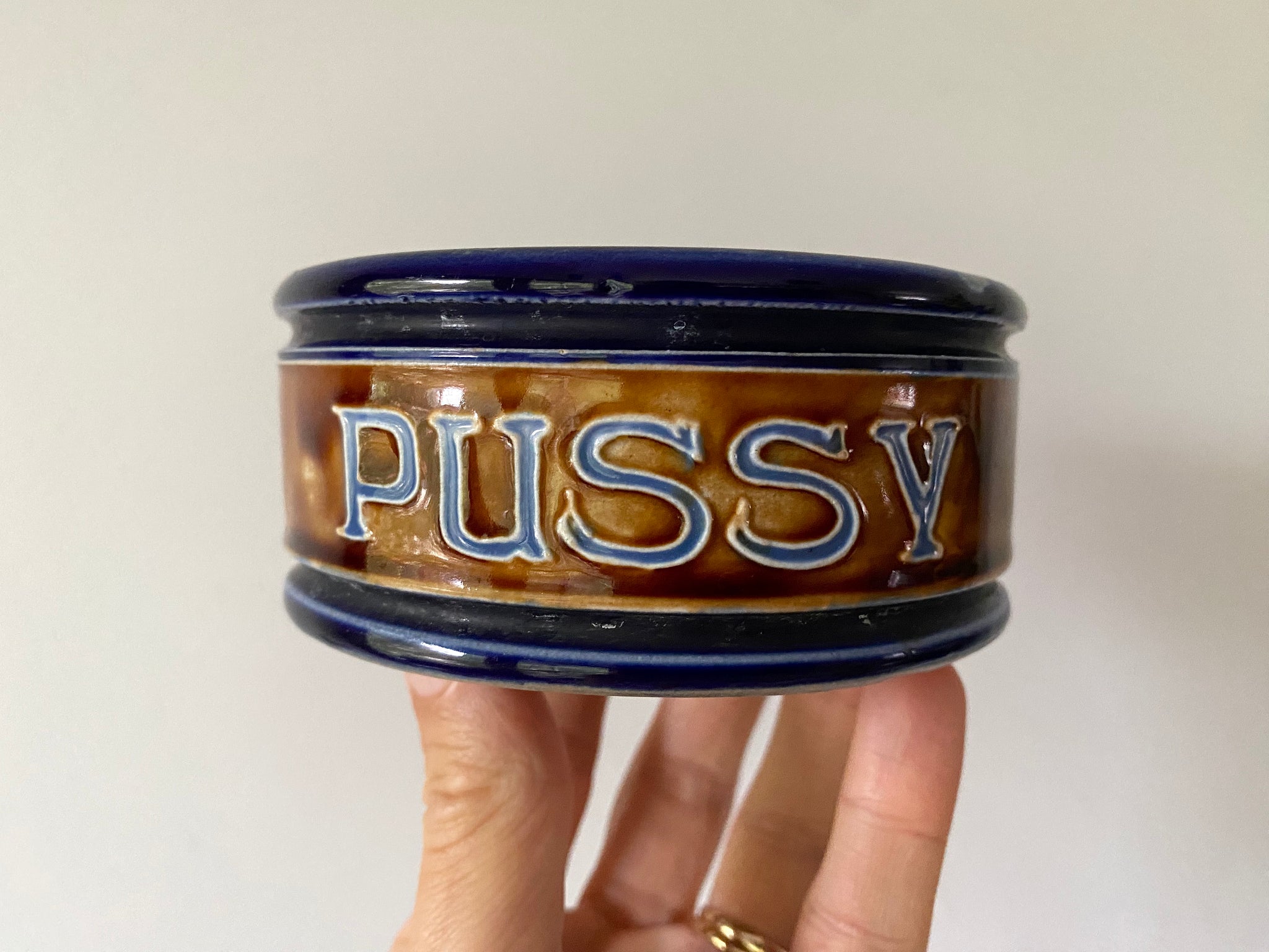 Charming Antique Early 20th Century Ceramic ‘Pussy’ Cat Bowl